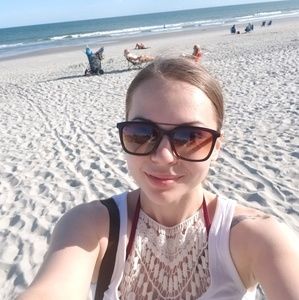 Meet your Posher, Brianna